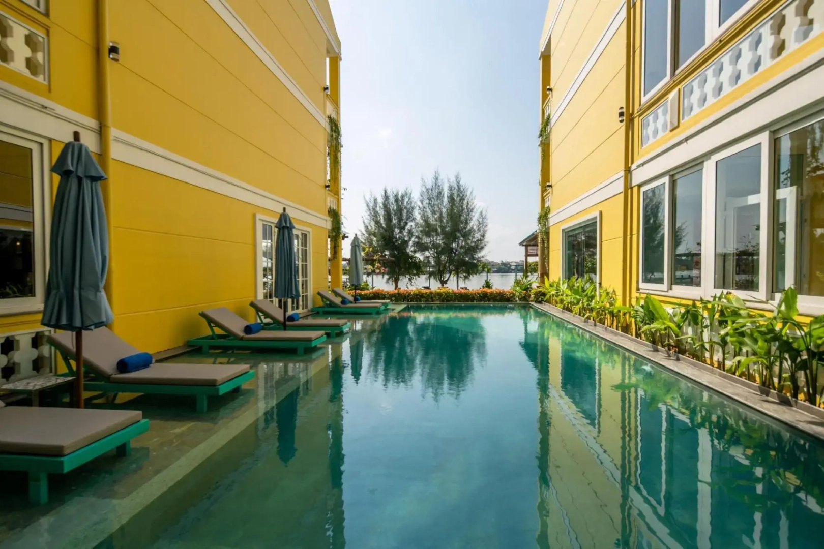Triple Riverside Villa Hotel Hoian