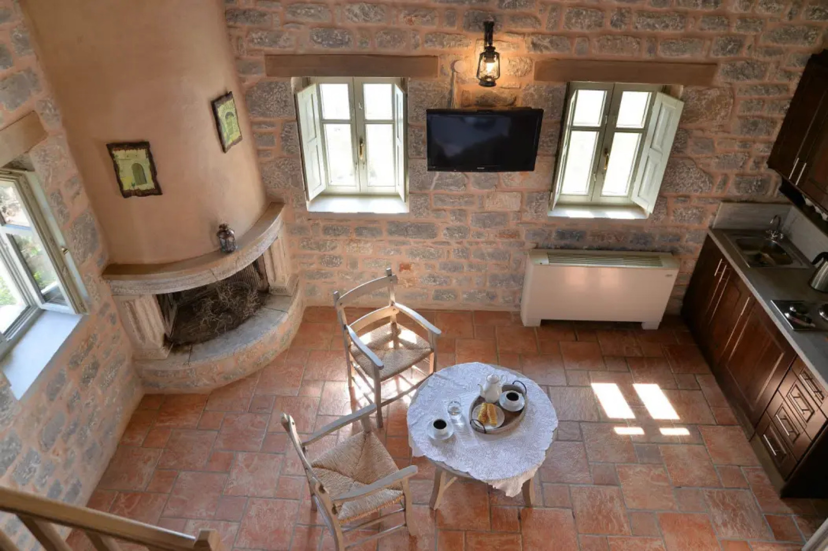 Akrolithi Guesthouse