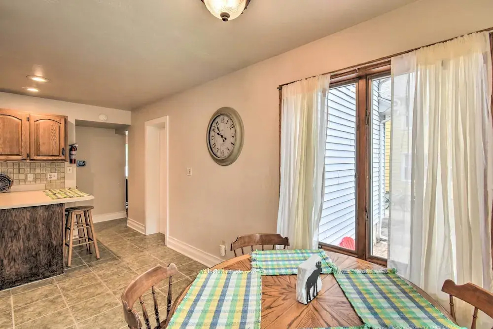 Walkable Lake Elkhart Apt: Dine, Shop, Swim!