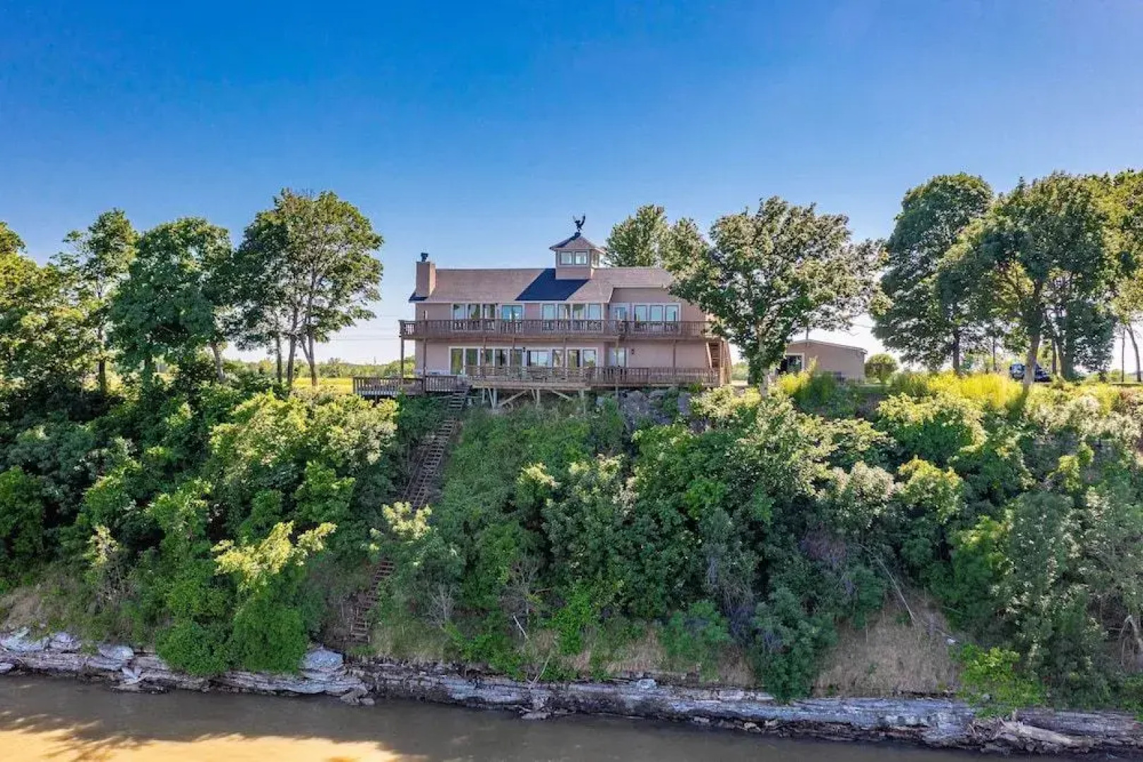 Afton Waterfront Retreat w/ Spacious Deck!