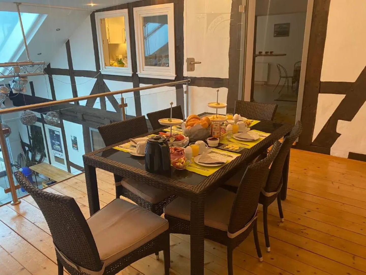 Passage 84 - Hotel & Café