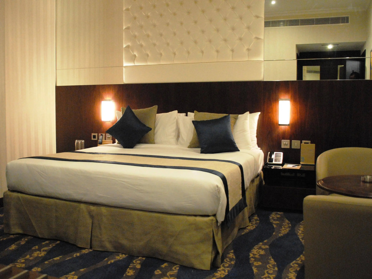 Raviz Center Point Hotel