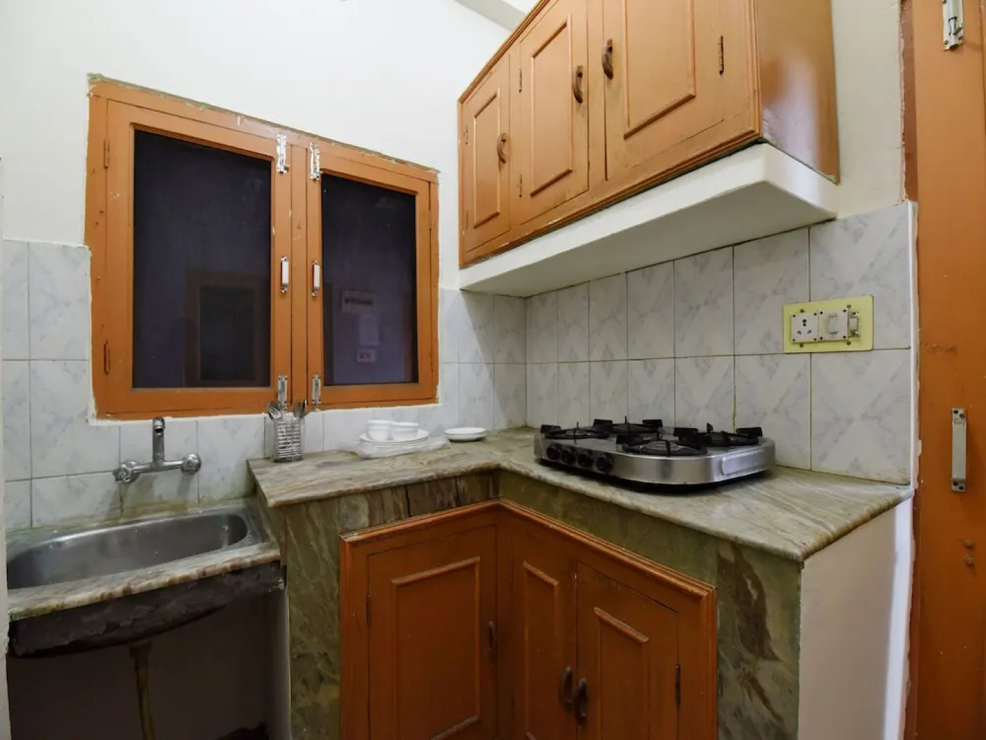 OYO 14223 Home Deluxe 2BHK Near Kullu Airport