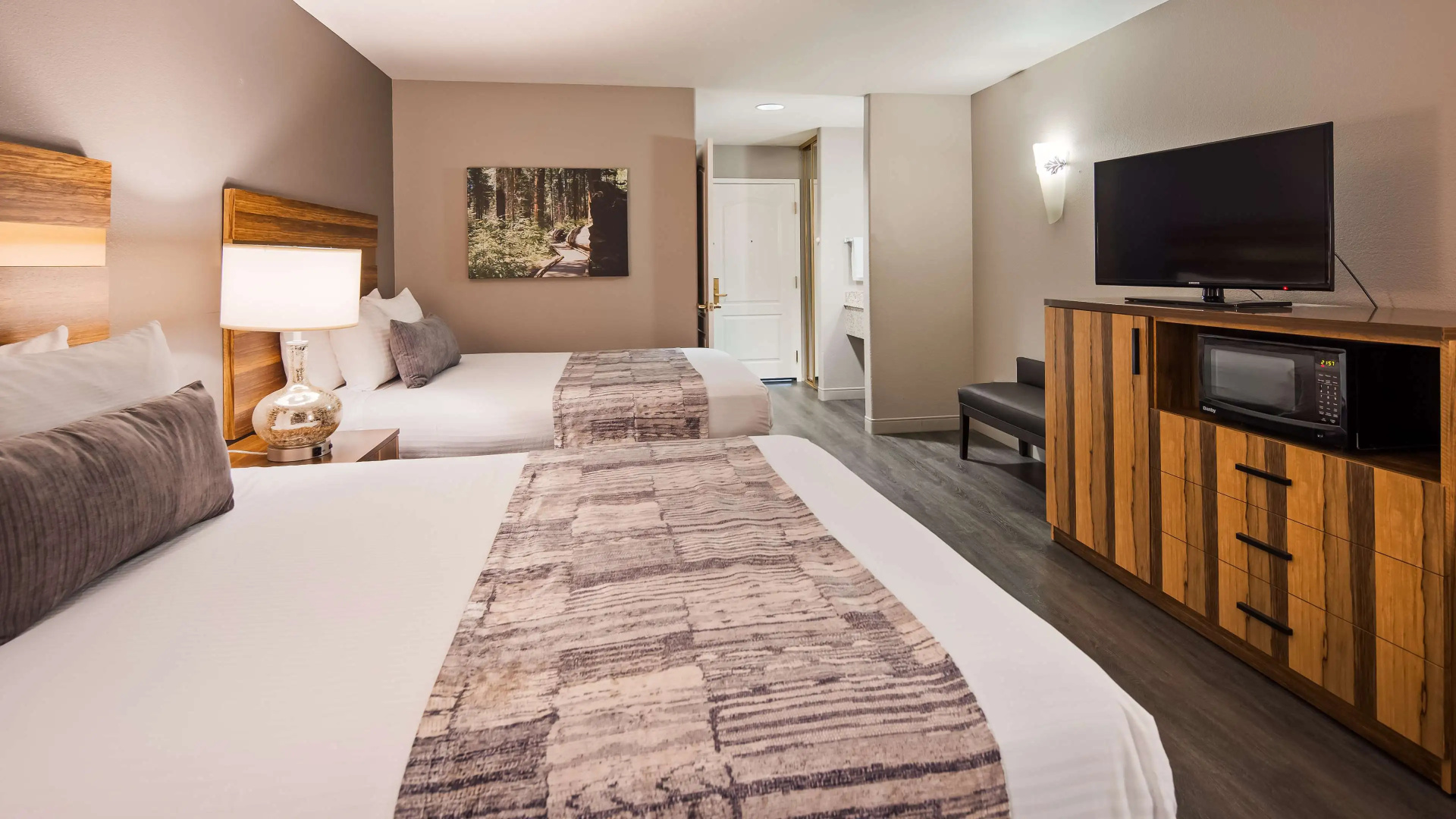 Best Western Cedar Inn & Suites