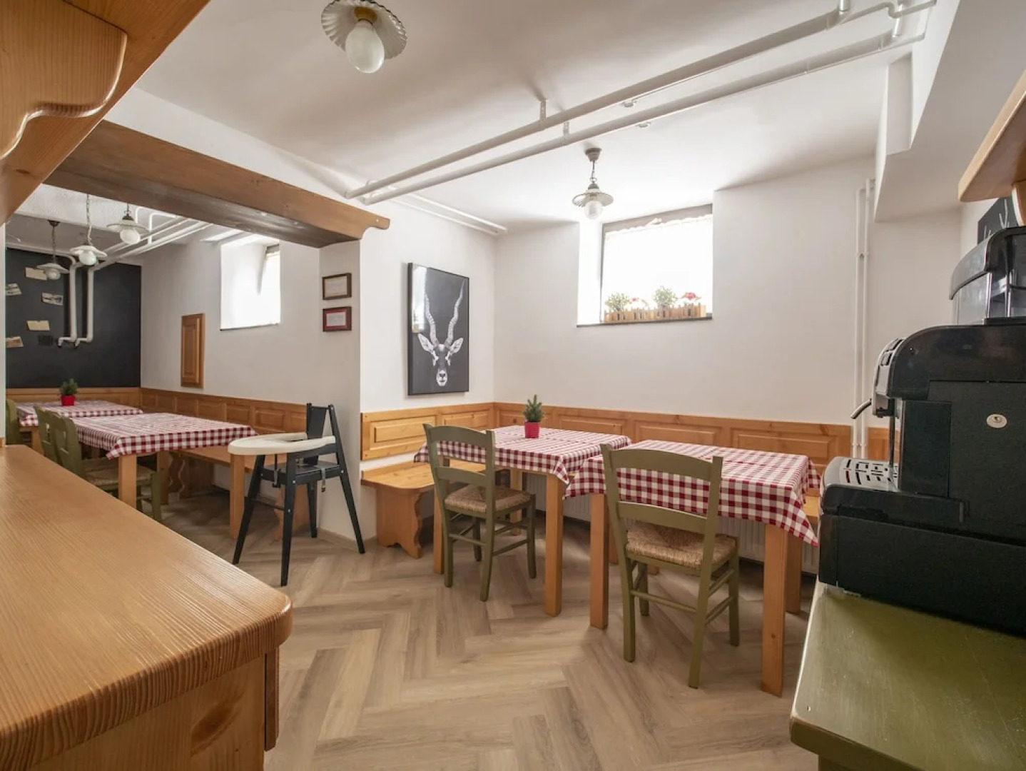 Berghi Hotel and Apartments