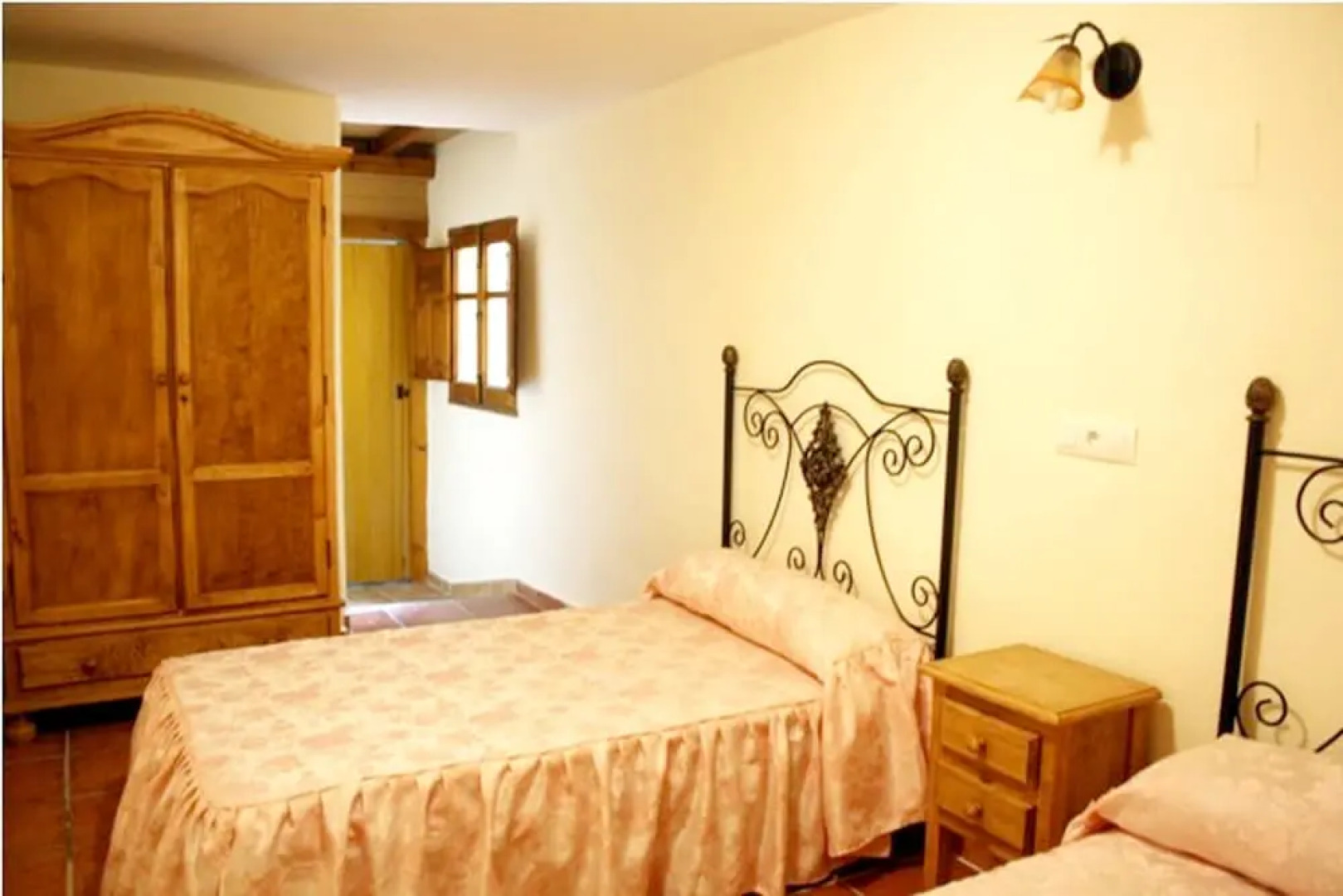 House With 2 Bedrooms in Montefrío, With Wonderful Mountain View, Priv