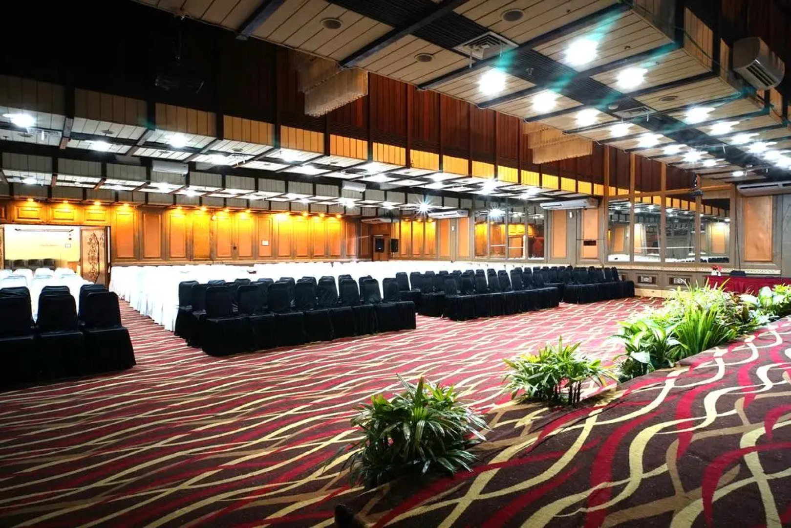 Capital O 1963 Hotel The New Benakutai