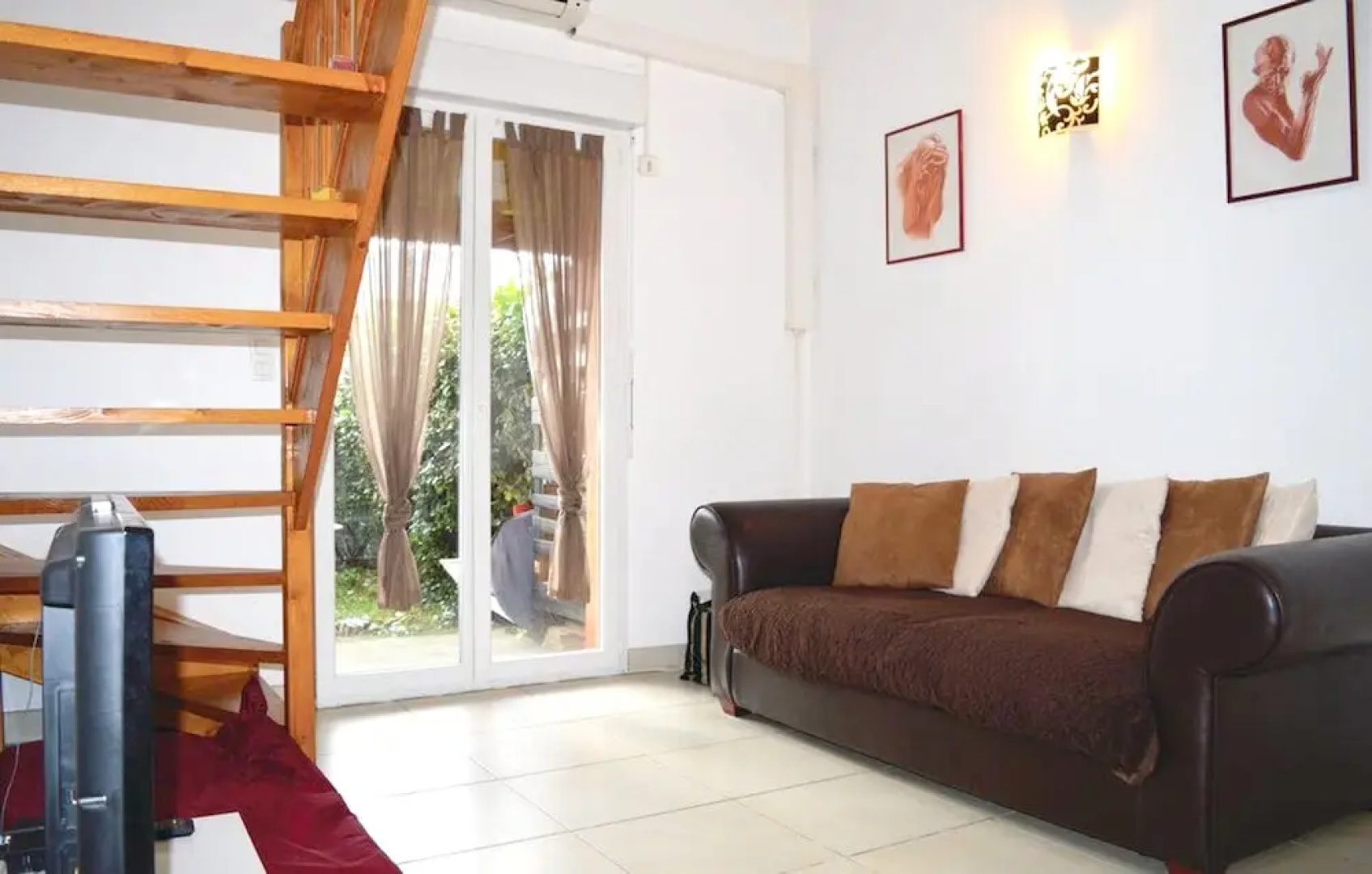 House With 2 Bedrooms in Prunete, With Pool Access and Terrace - 200 m