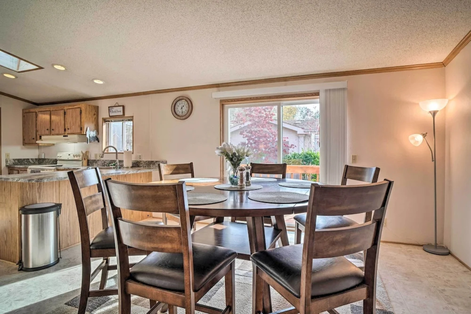 Charming Grants Pass Home w/ Large Backyard!