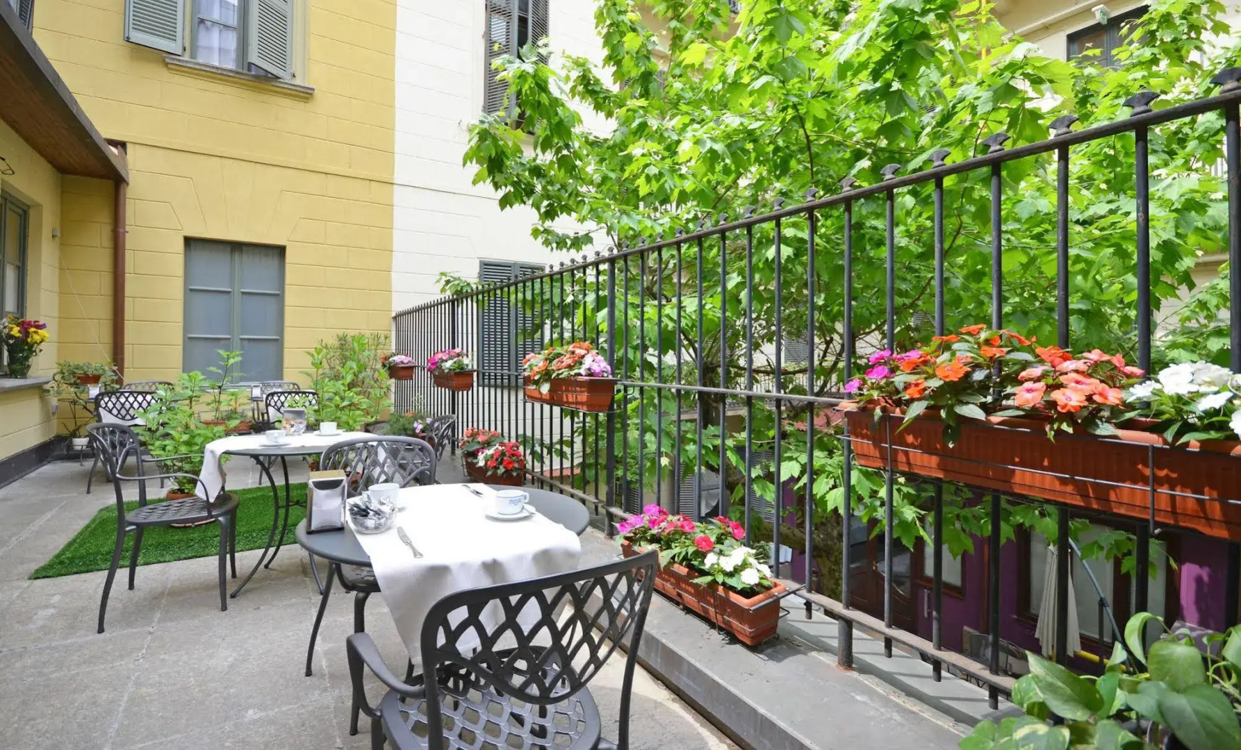 Hotel Roma E Rocca Cavour
