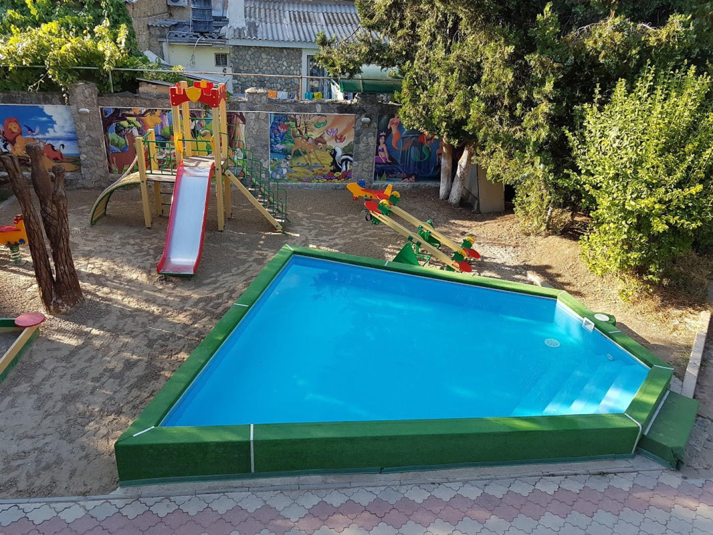 Корона(Евпатория)