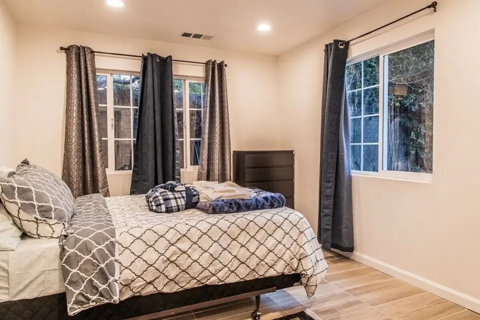 Spacious Four Bedroom In Concord