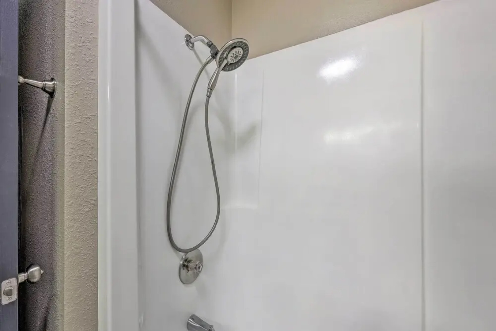 Bella Vista Home w/ Deck + Trails: On Golf Course!