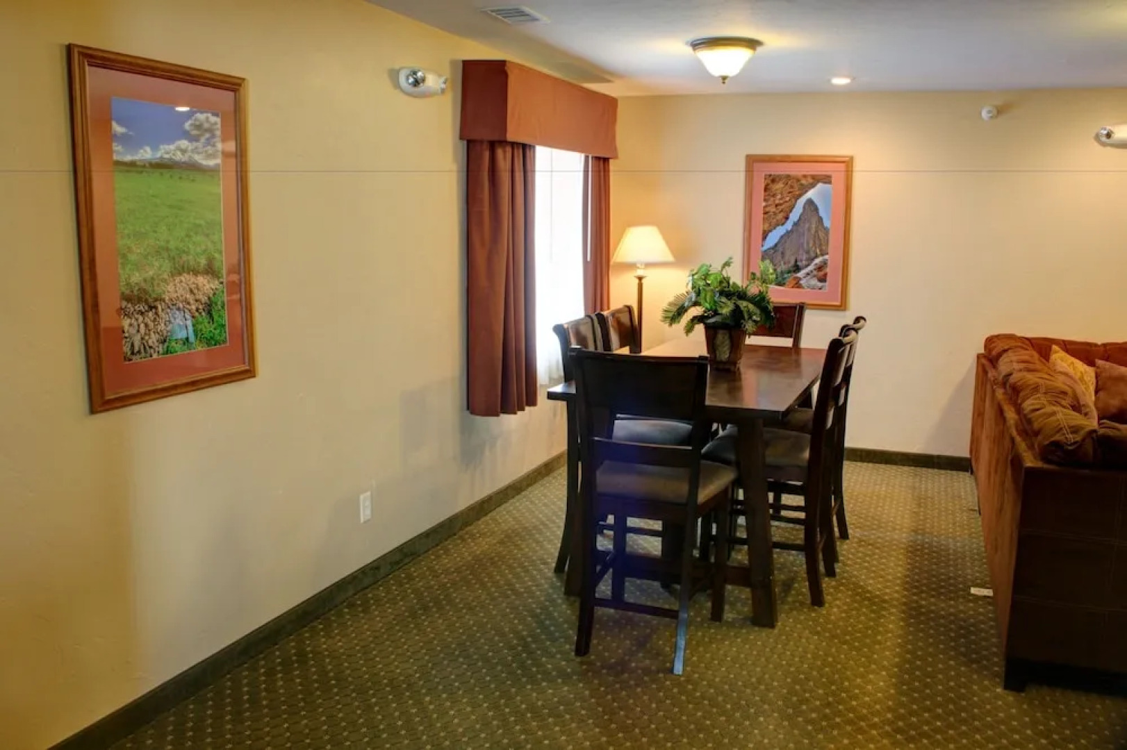 Blue Mountain Inn And Suites