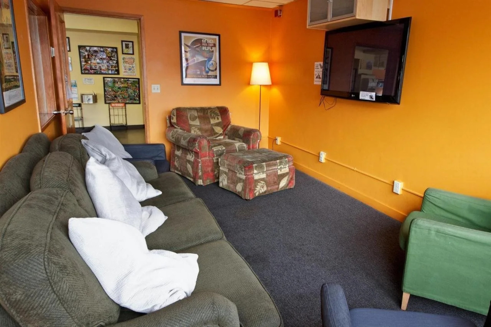 HI Seattle at the American Hotel