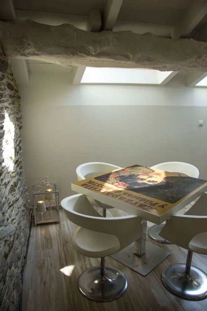 Hostel Cross - Adults Only