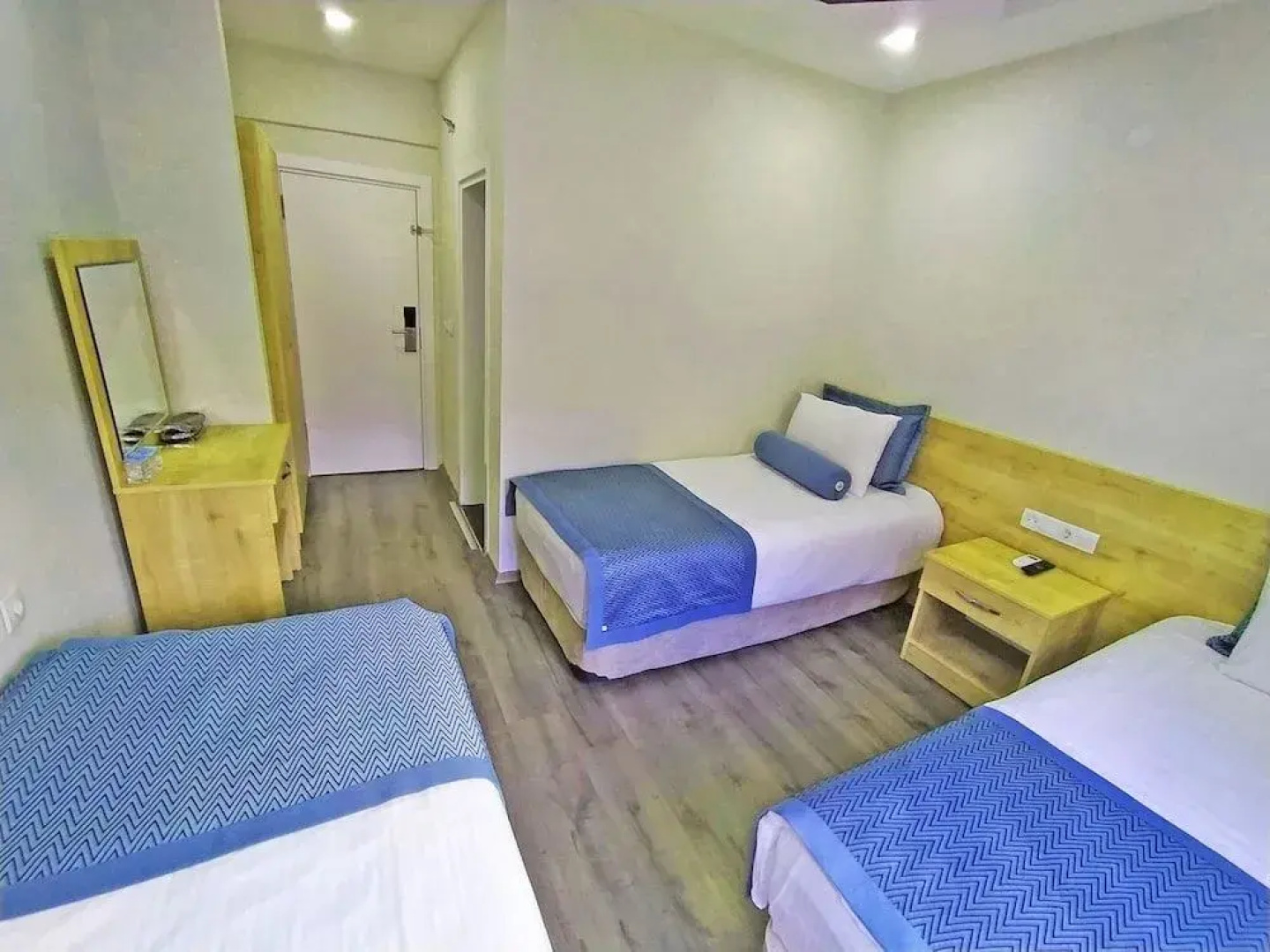 Kroisos Lake Resort Hotel