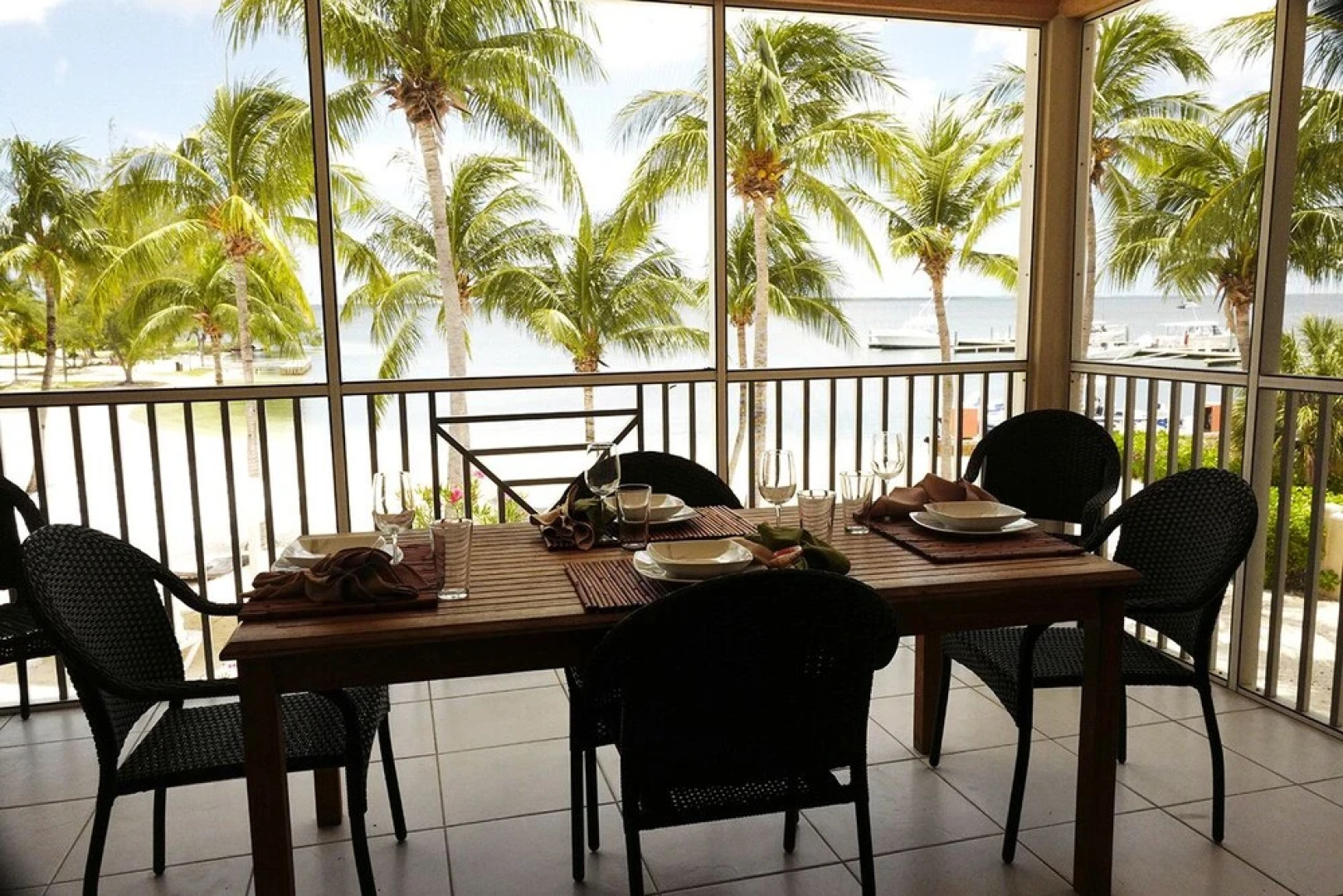 7 Up Condo by Cayman Vacation