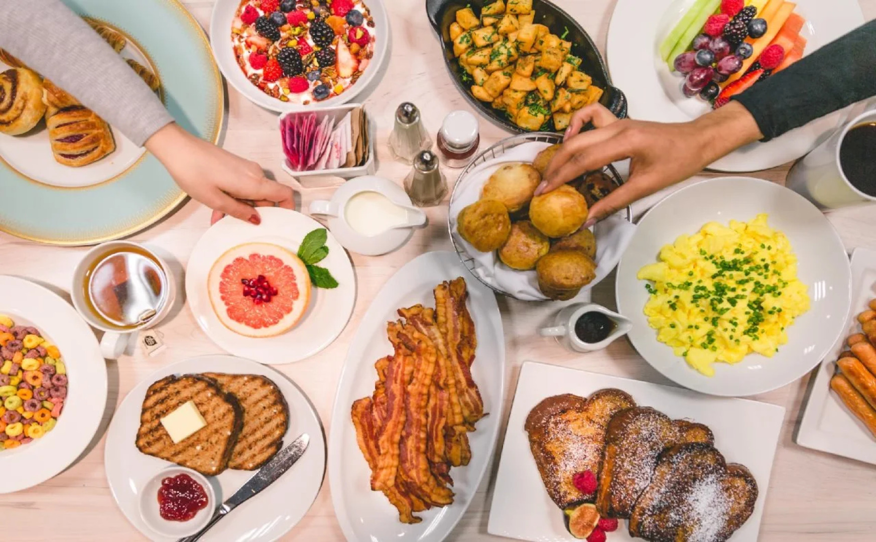 Grand Hotel & Suites