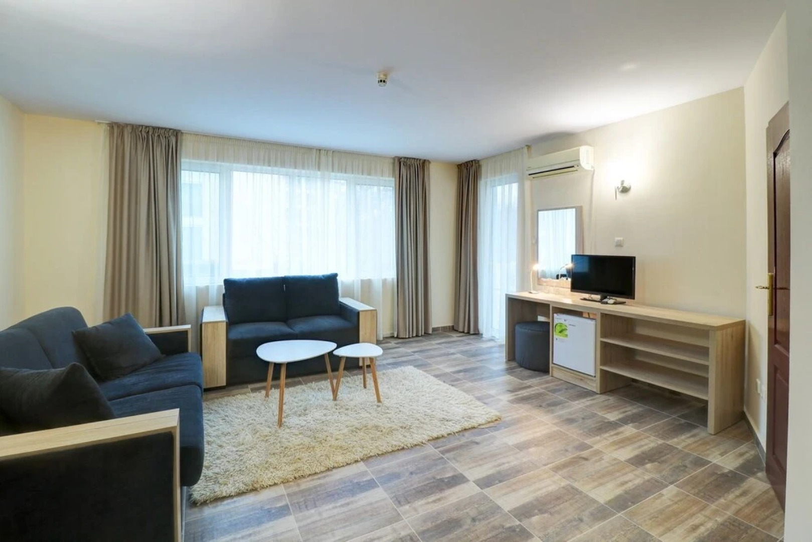 Jupiter Family hotel