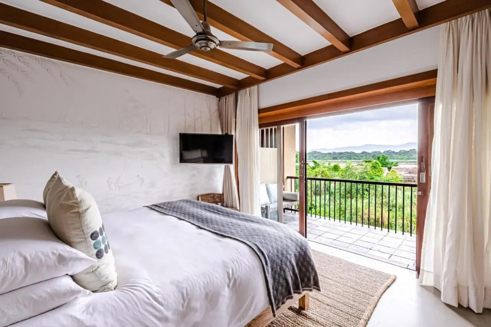 Meghauli Serai Chitwan National Park - A Taj Safari Lodge