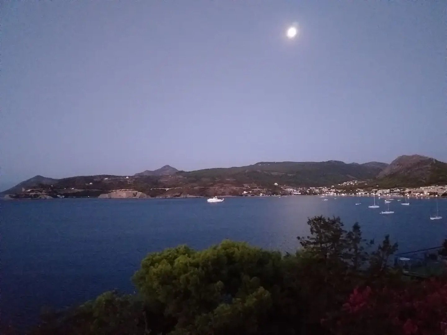 Kavos Bay Seafront Hotel