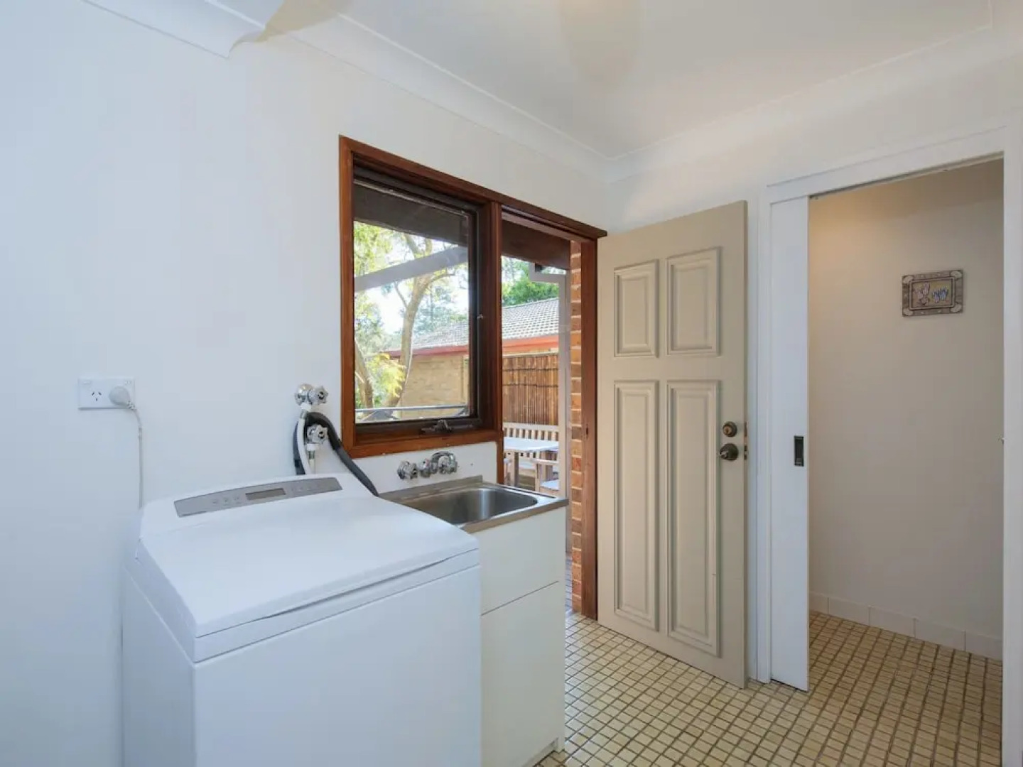 Barefoot Beach House Shoal Bay