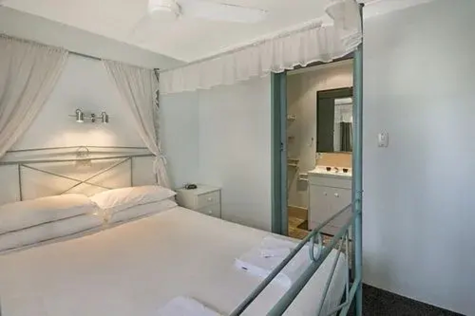 Allamanda Apartments