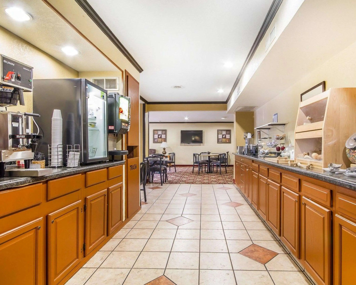 Rodeway Inn & Suites Madison East