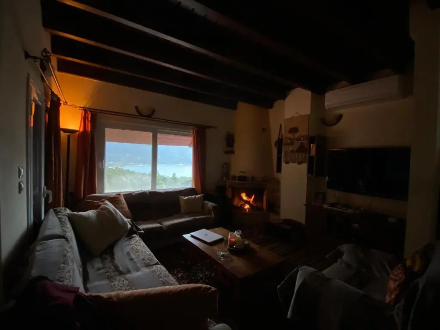 Manos’ Traditional Maisonette