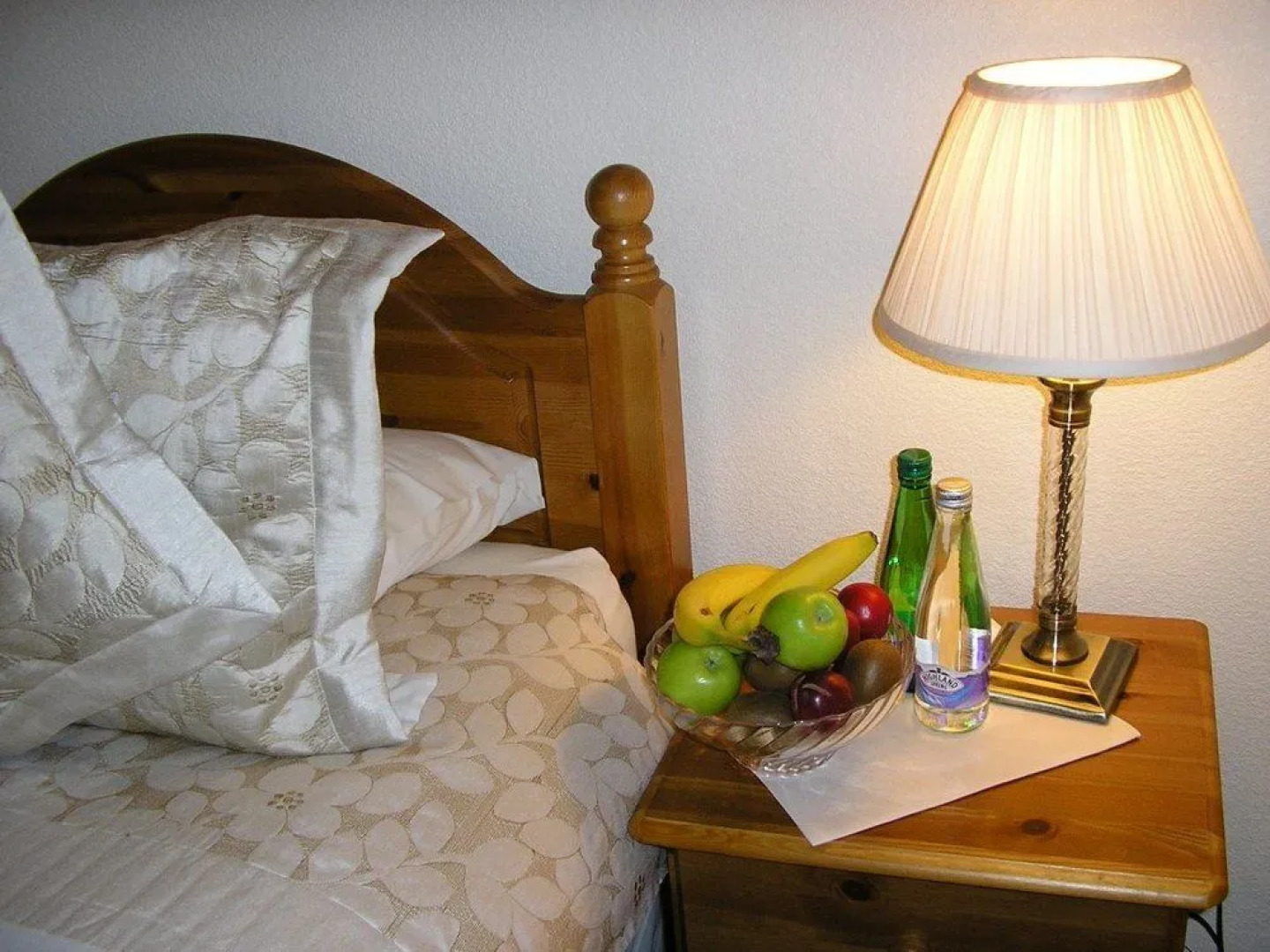 The Robertson Arms Hotel