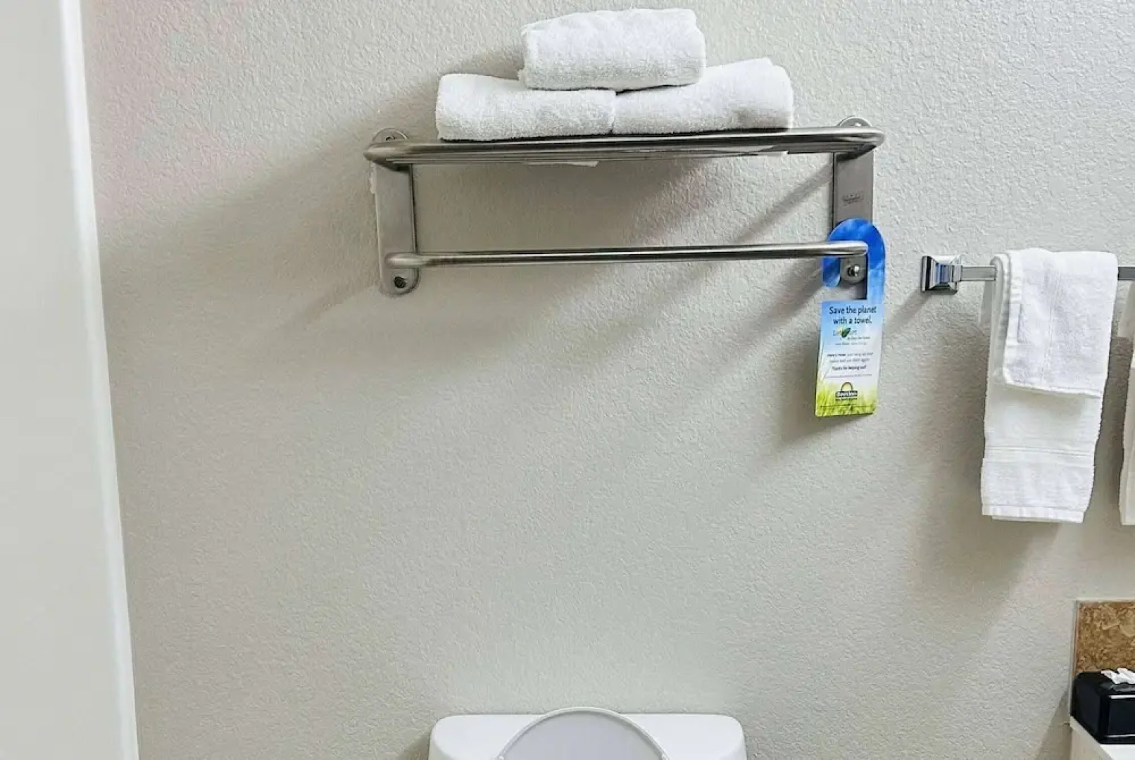 Days Inn & Suites by Wyndham Wynne