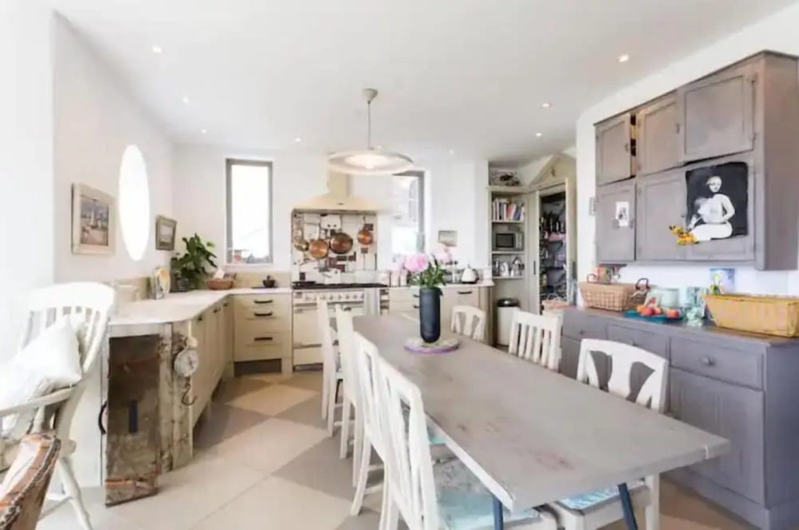 Captivating 7-bed House in Bristol