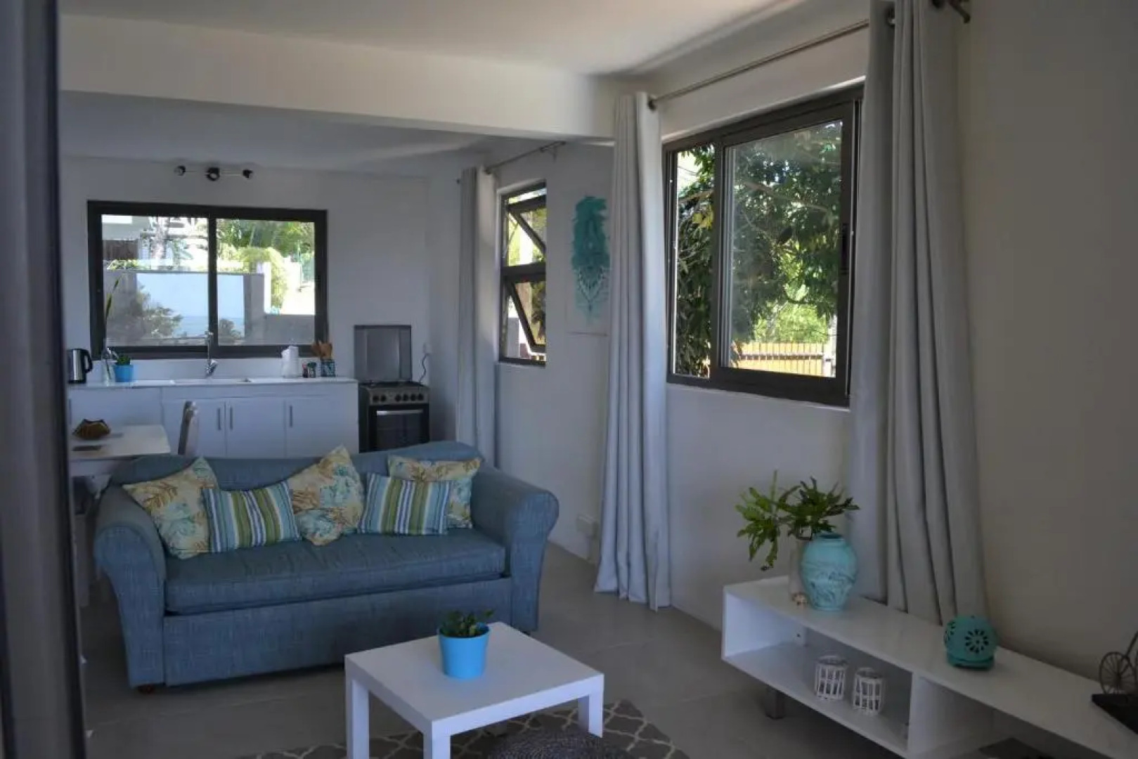 21LG Le Benitiers View