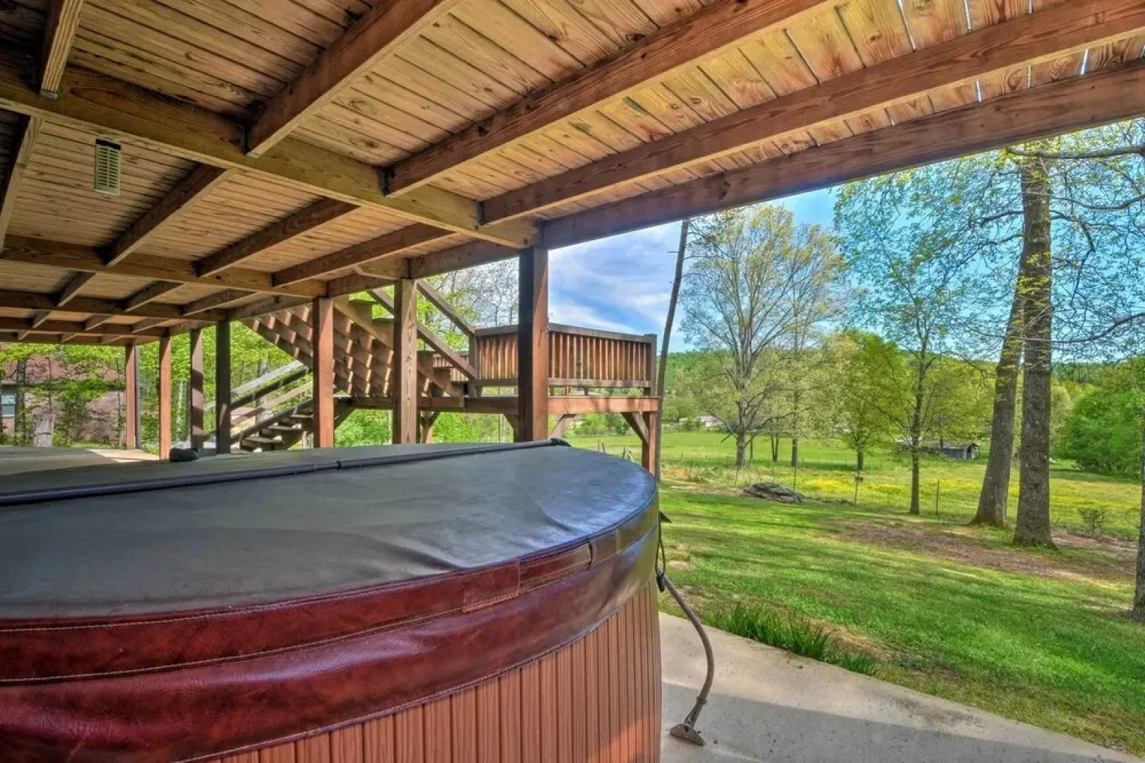 Cozy Trenton Cabin w/ Spa ~ 15 Mi to Lookout Mtn!