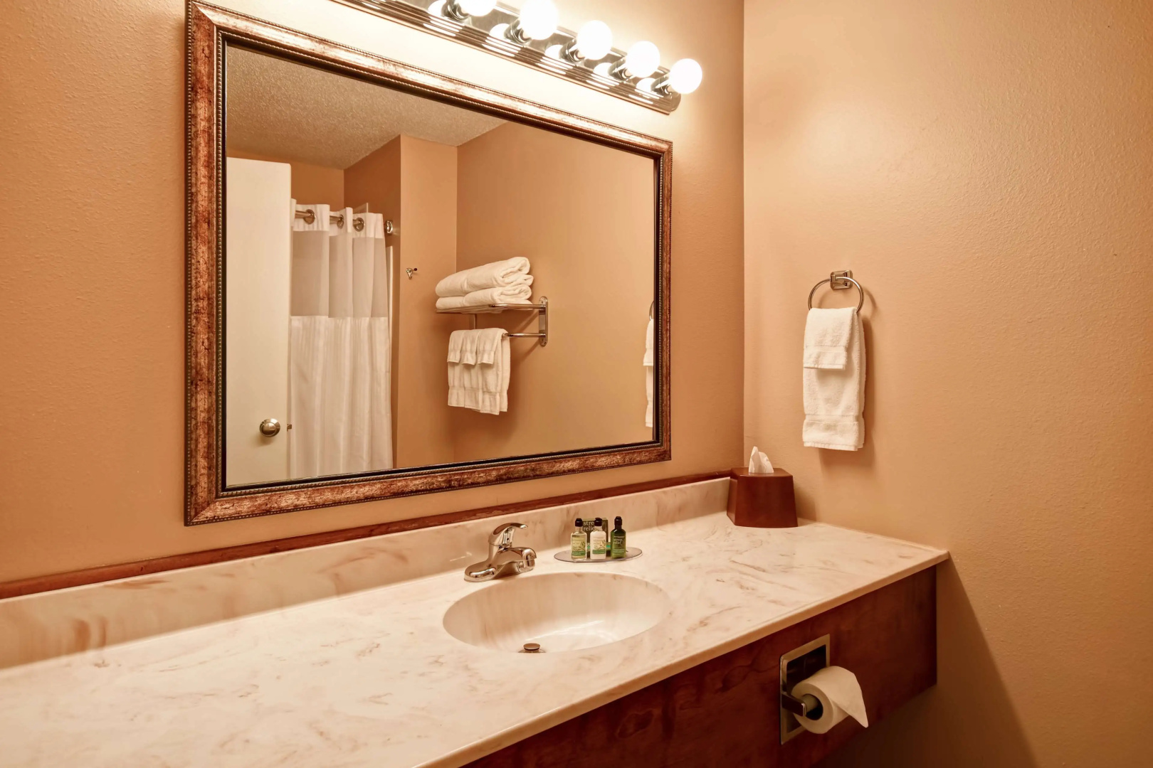 GrandStay Hotel & Suites