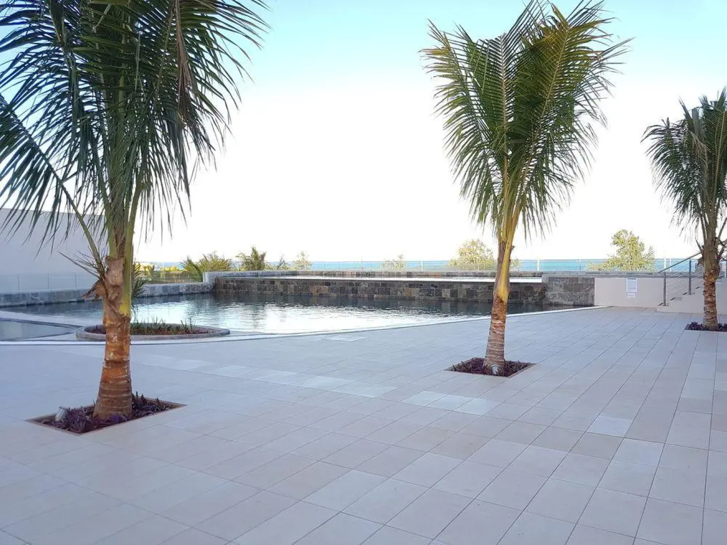 Azuri Apartment with Beach, Pools, Gym, Restaurants, Spa, Boats, kids Corner