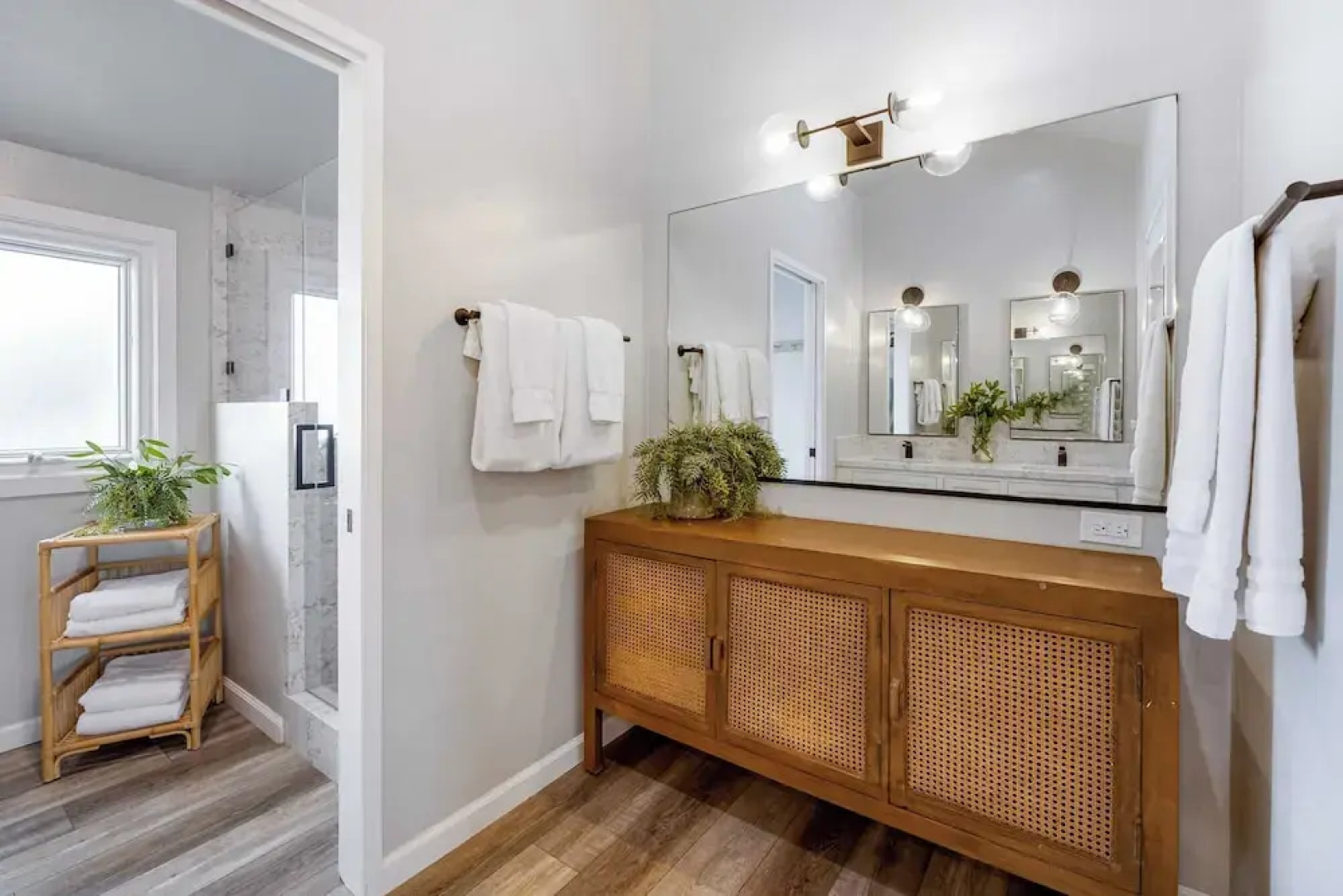 Unbeatable Beachfront Bliss w/ Ocean Views, Luxe Interiors & Patio Beach Road