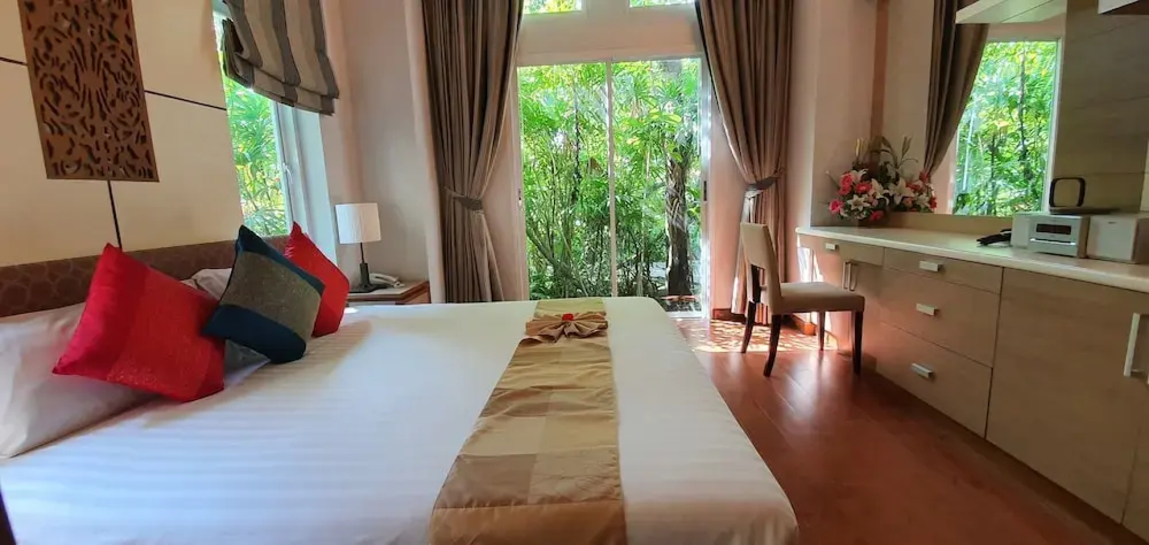Tachawan Resort & Restaurant