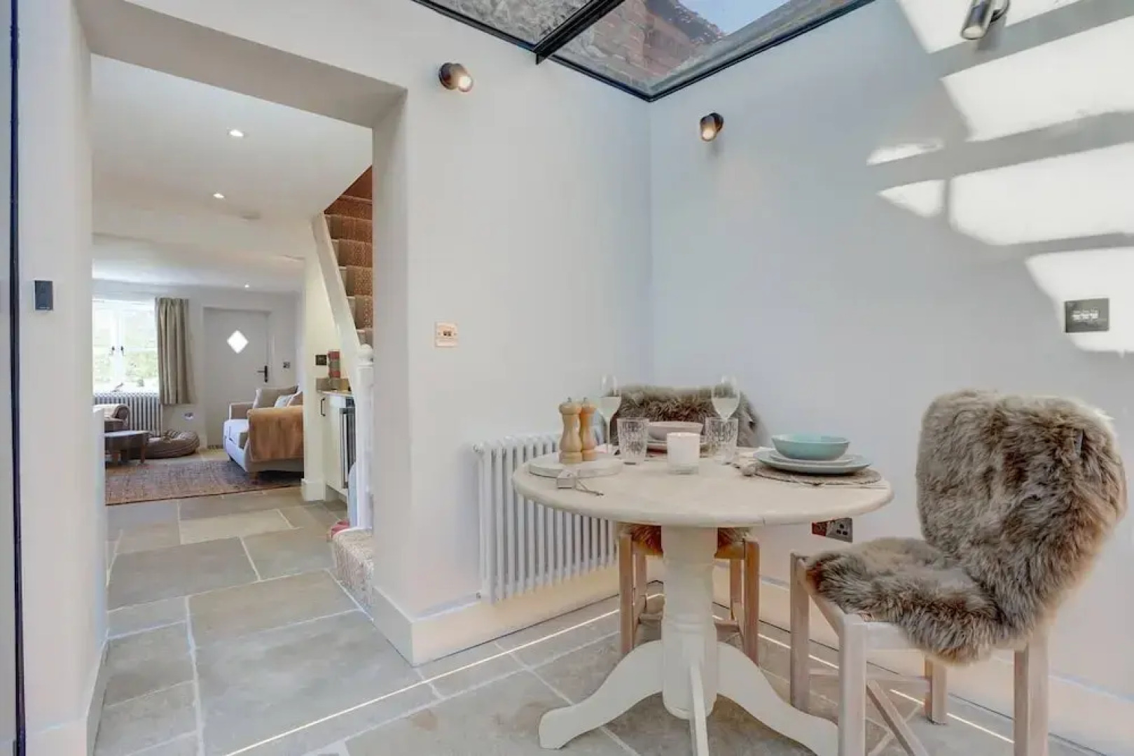 Luxury 1 bed Cottage With hot tub and log Burner