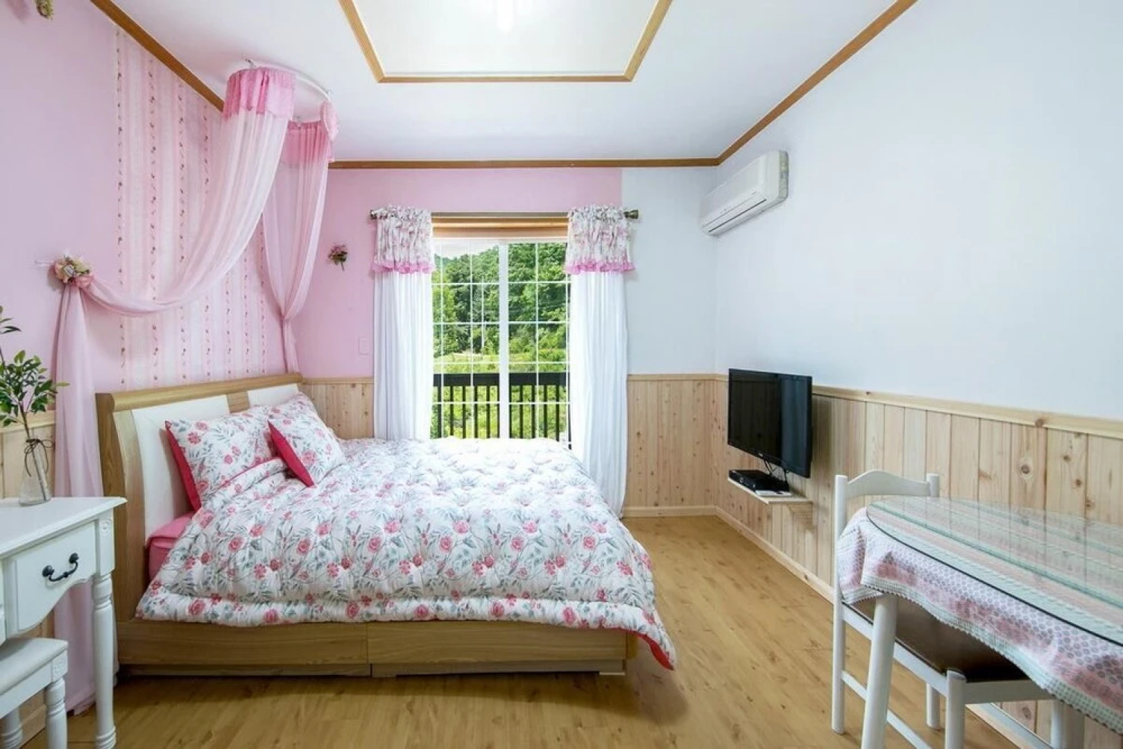 Secret Garden Pension