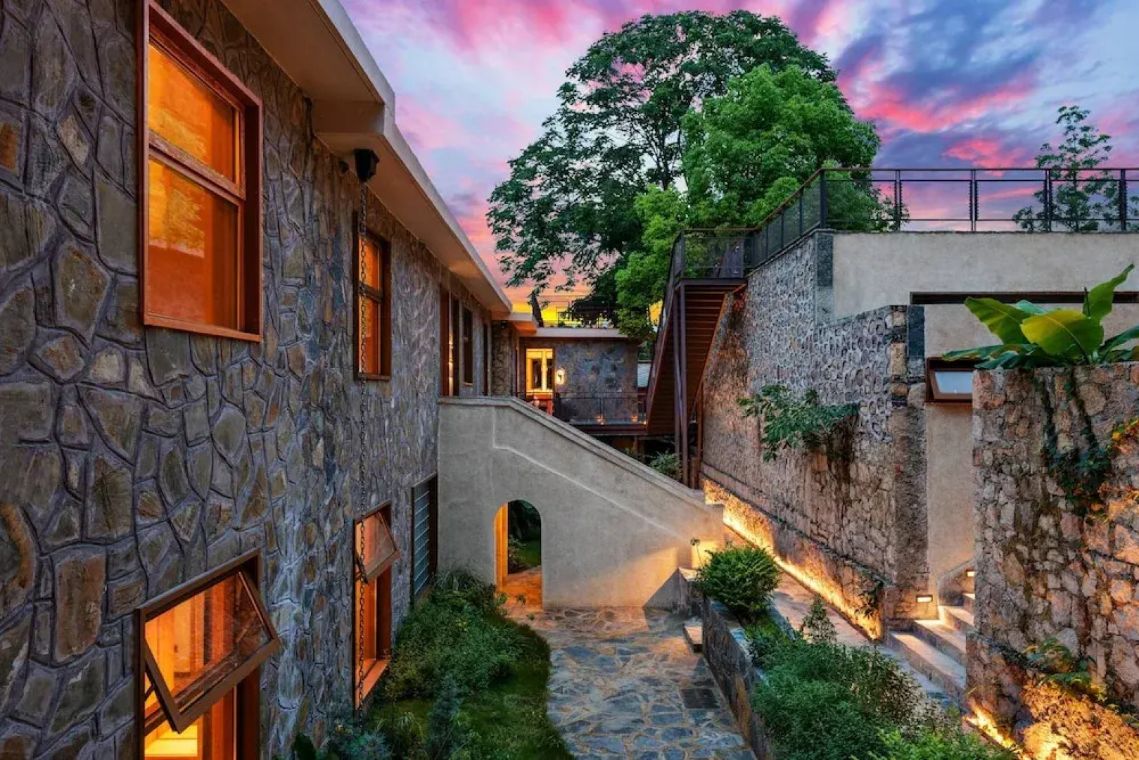 Yaojia Waterfall Village Resort