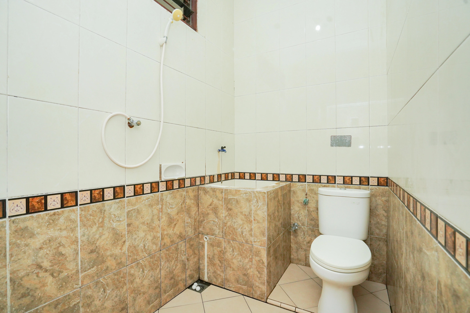 OYO 1588 Hotel Bintang