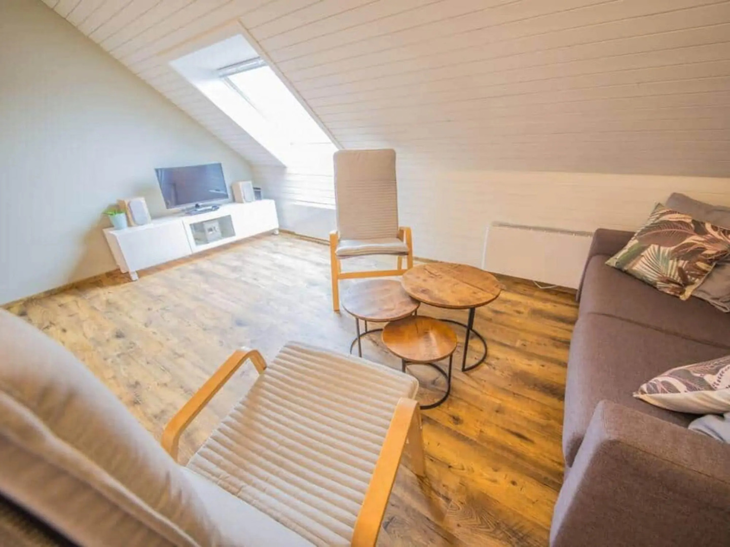 Holiday Home Chez Felix in Ny With Garden and Balcony