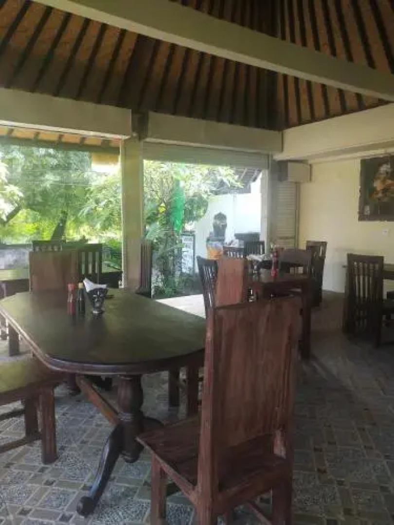 Warung Santa Fe and Bungalows