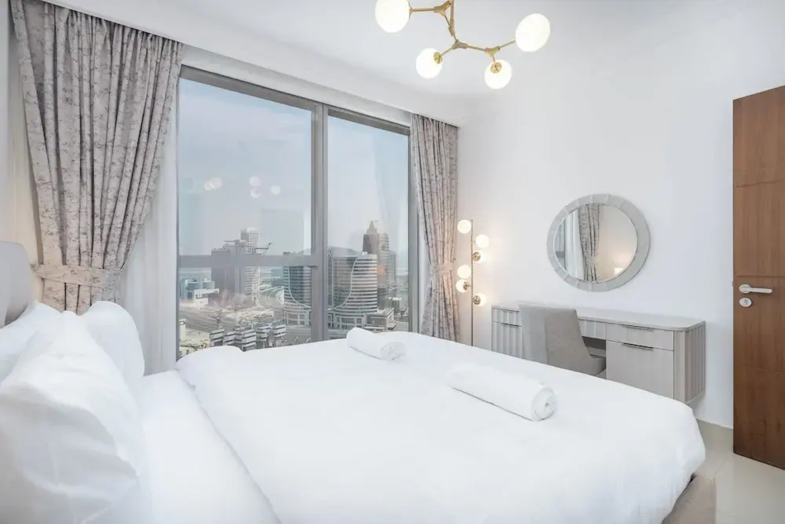 Direct Dubai Mall Access Downtown Boulev