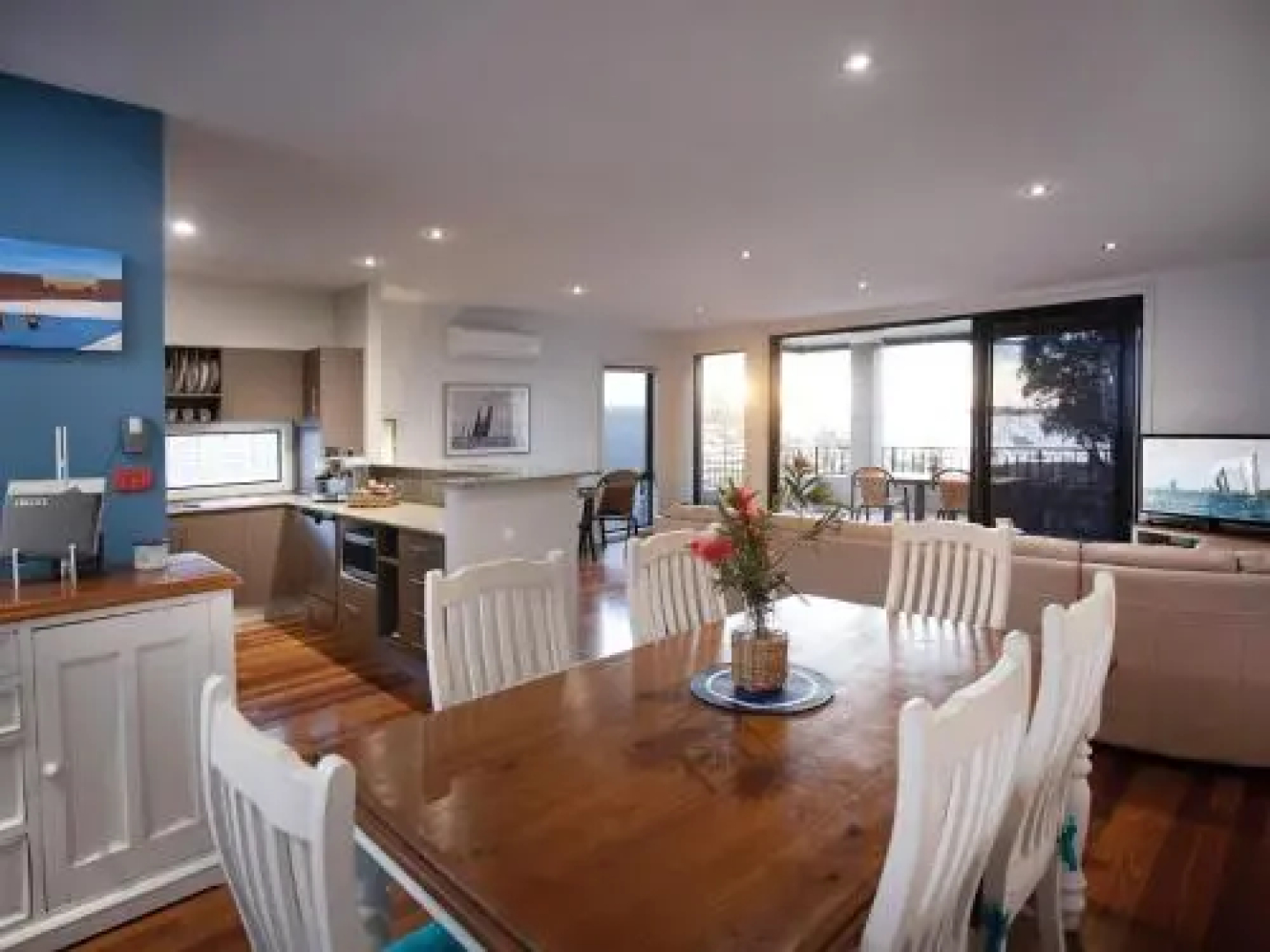 Cossies', 2/273 Corrie Parade - Stunning Views And Air Conditioned