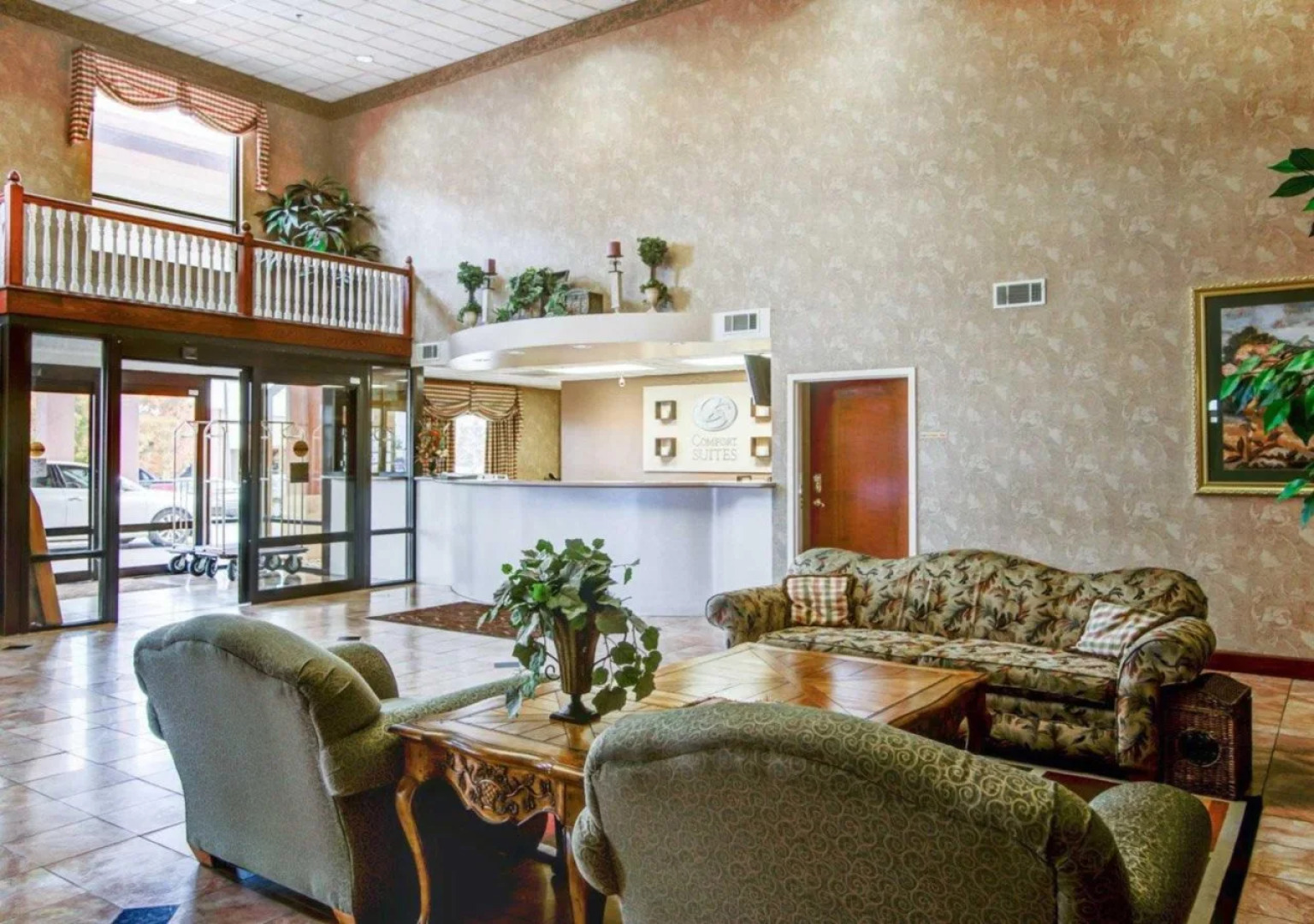 Comfort Suites near Robins Air Force Base