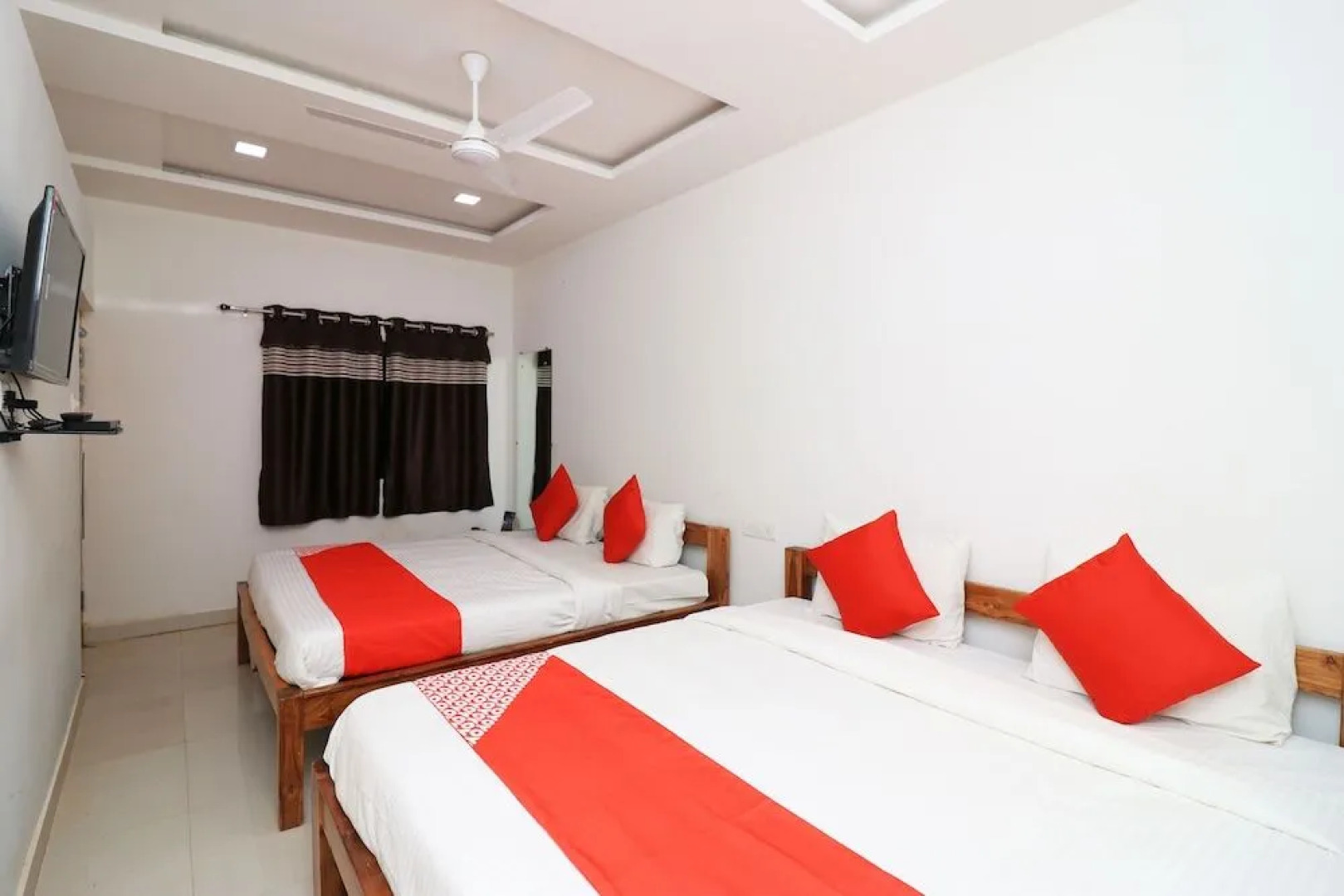 OYO Flagship 39764 Mahendra Greens