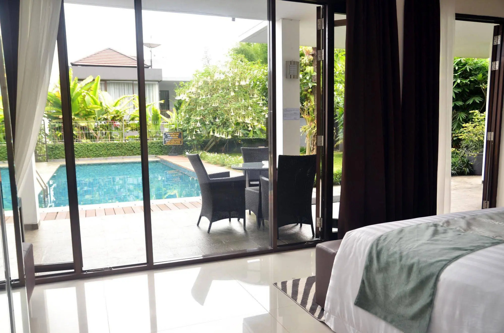 BreezeBlows City View 5BR with Pool + Familly Room